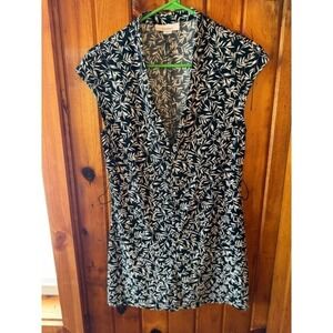 Dress Barn Black Leaf‎ Print V-Neck Top Size 8